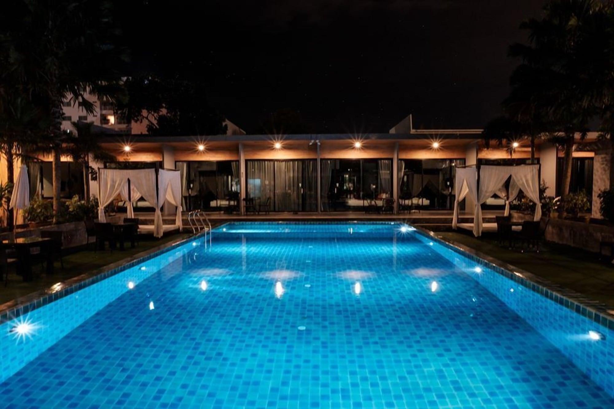 D Living Pattaya Hotel Csomtien-part Kültér fotó